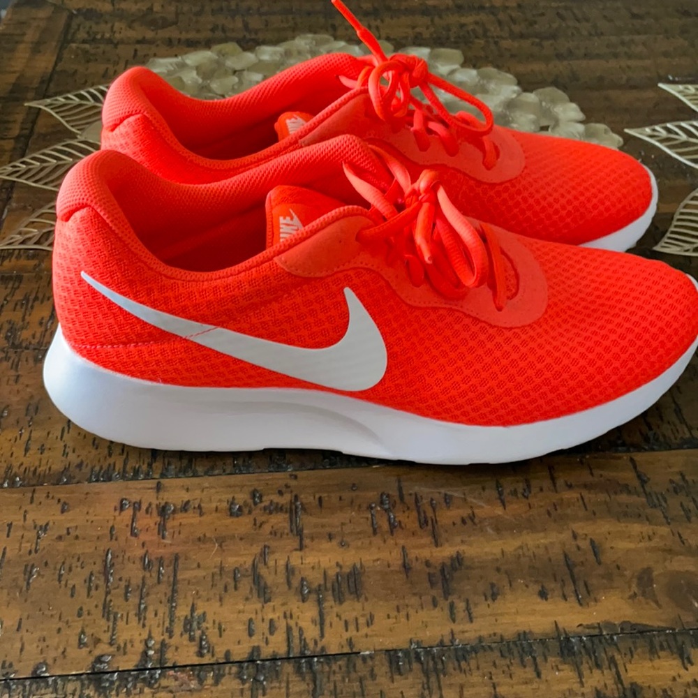 Nike tanjun shoes